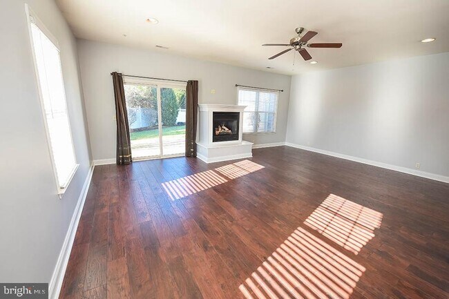 Foto del edificio - 1455 Hidden Meadow Ln