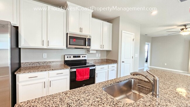 Building Photo - LOVELY 3 BEDROOM/2 BATH HOME within SUMMERWOODS PARRISH! AVAILABLE NOW!