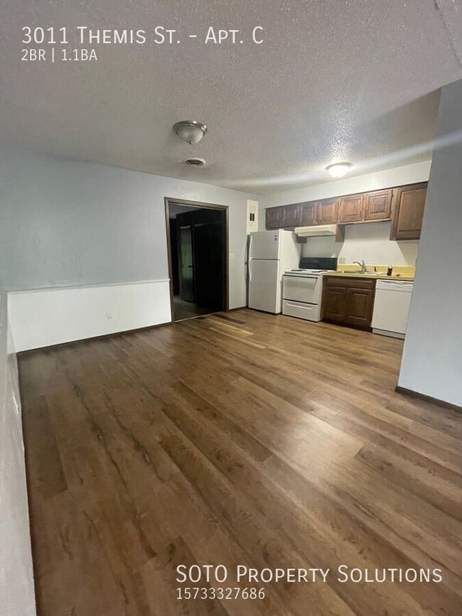 Building Photo - 3011 Themis St