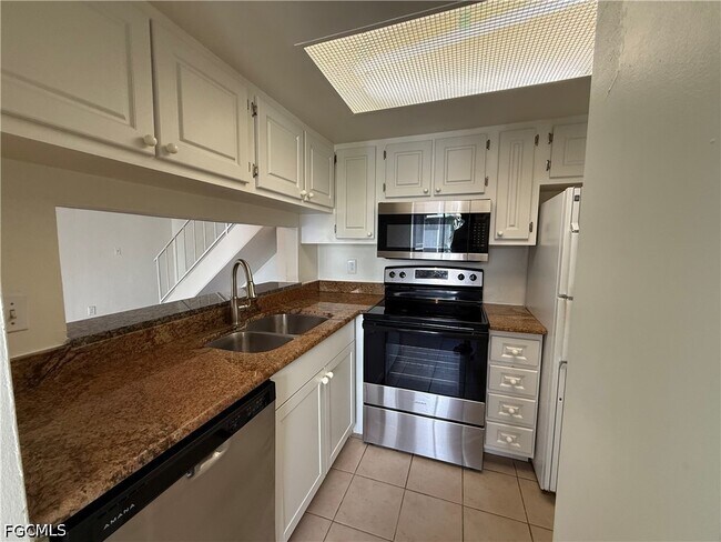 Building Photo - 3257 Prince Edward Island Cir