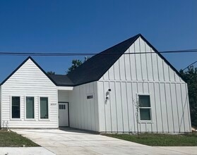 Building Photo - 8203 Sparta St