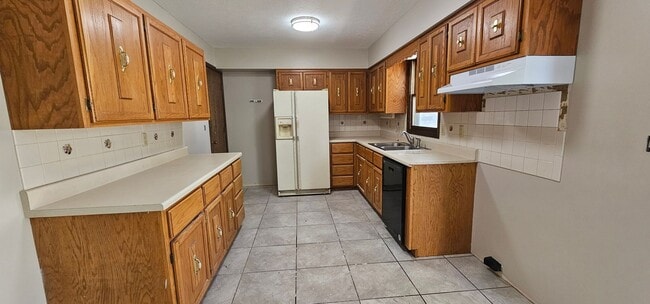 Building Photo - 3 bedroom house for rent