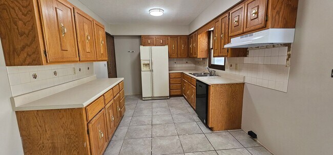 Foto del edificio - 3 bedroom house for rent