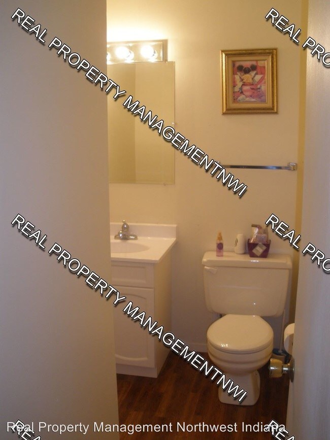 Building Photo - 2 br, 1.5 bath House - 2015 Yorktowne Dr.