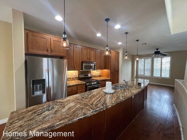 Building Photo - 2 br, 2.5 bath House - 1202 Elfin Forest Rd W