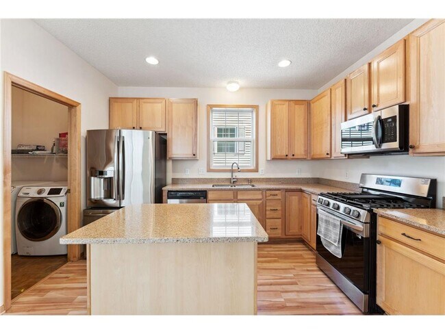 Foto del edificio - 9902 Switch Grass Ln