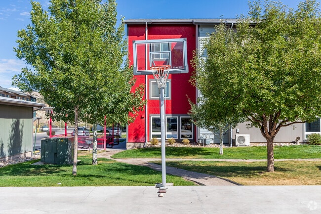 Besketball Court - Red Table Apartments