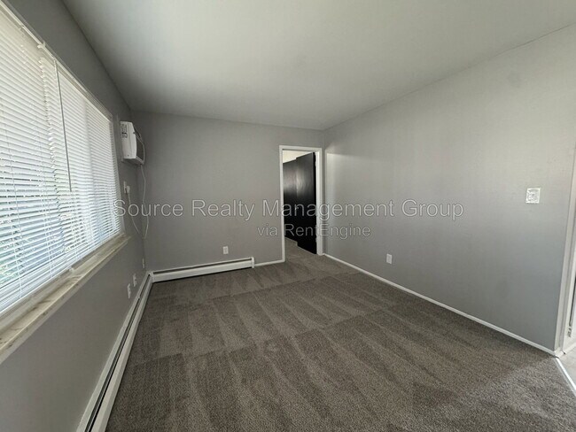 Foto del edificio - 4059 Longtin Ave