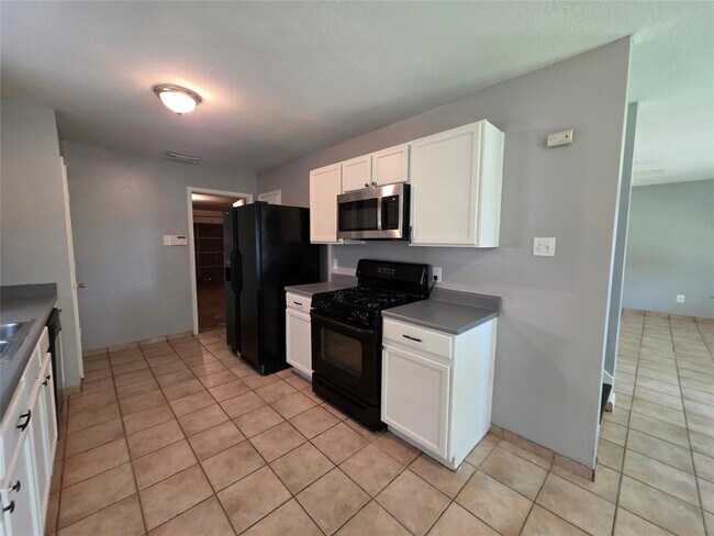 Foto del edificio - 10242 Revelstoke Dr