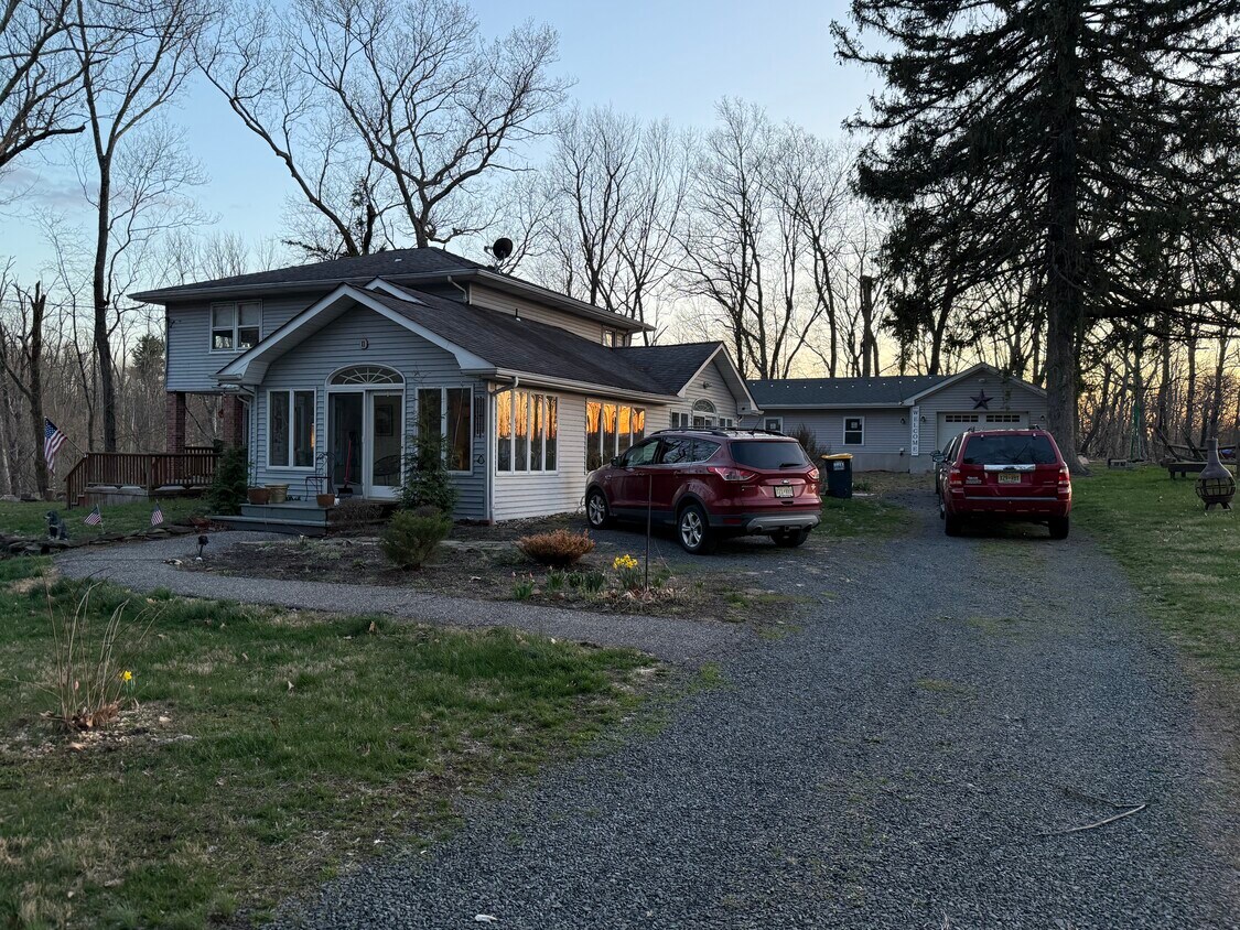 Foto principal - 570 Montgomery Rd