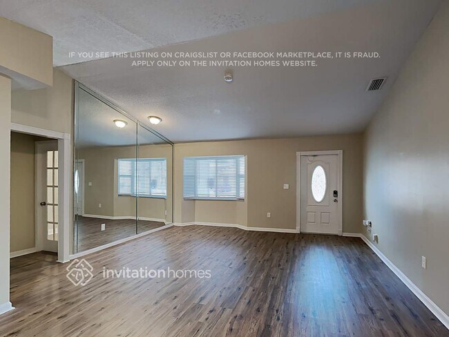 Building Photo - 17035 SW 145th Ave