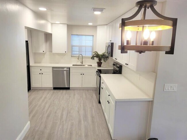 Foto del edificio - 7070 Tyler St