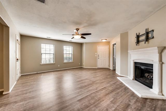 Building Photo - 1900 Bentwood Ct