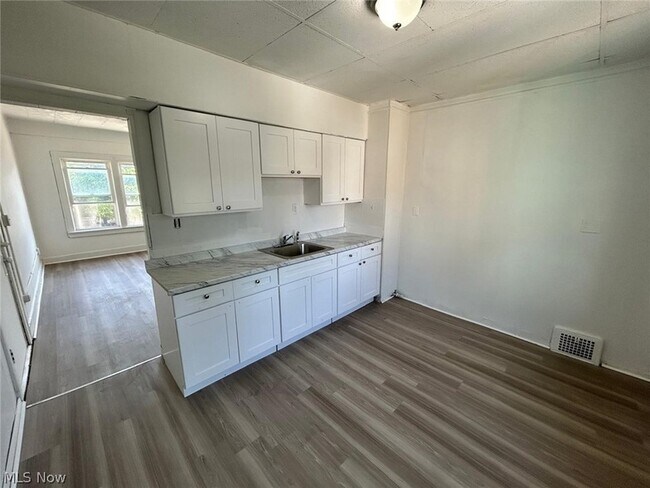Foto del edificio - 2232 W 103rd St