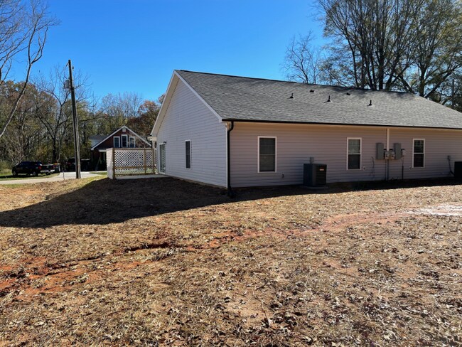 Foto del edificio - 710 Irene Ave