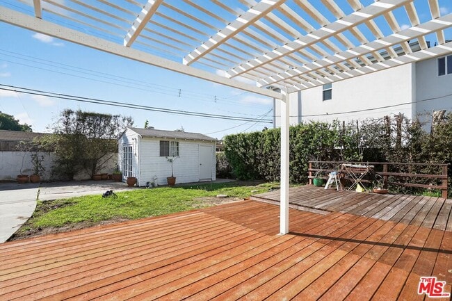 Foto del edificio - 4055 Moore St