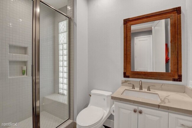 Building Photo - 4 br, 4.5 bath House - 221 Arrowhead Dr