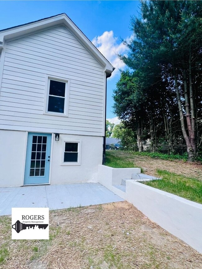 Building Photo - Newly Renovated Studio Apt. - Creedmoor