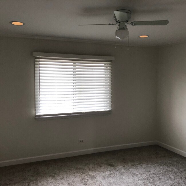 Master bedroom - 1532 N River West Ct