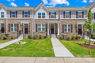 Building Photo - 9338 Mallard Mls Dr