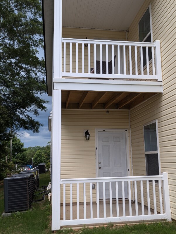 Building Photo - 202 Walnut Hill Dr