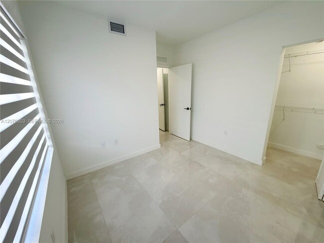 Building Photo - 26053 SW 145th Ave