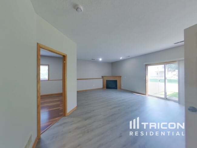 Building Photo - 2739 Zumbrota Cir NE