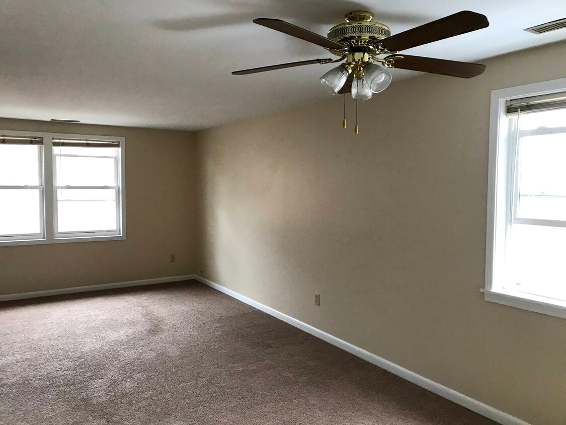 Living Room - 2344 Colvin Blvd Exd