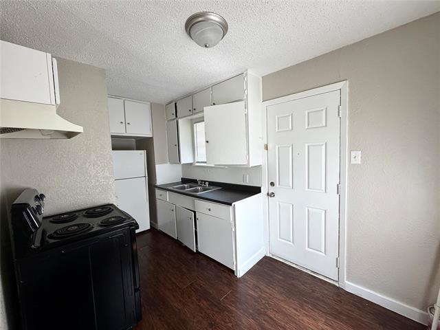 Foto del edificio - 6401 Hollis Ave