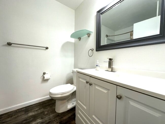 Building Photo - 2 Bedroom, 1 Bathroom, 1 Parking (Windward...