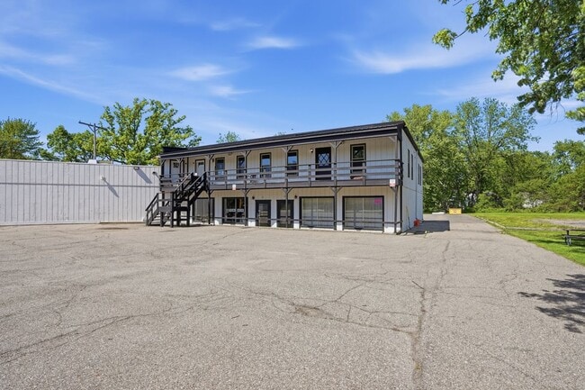 Building Photo - 780 N Van Dyke Rd