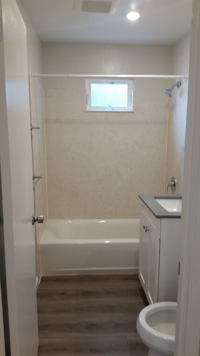 Building Photo - 1600 Edith St