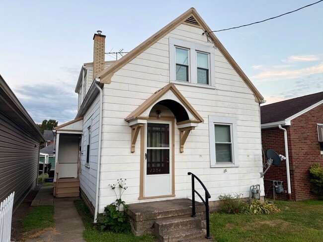 Building Photo - 1234 3rd Ave