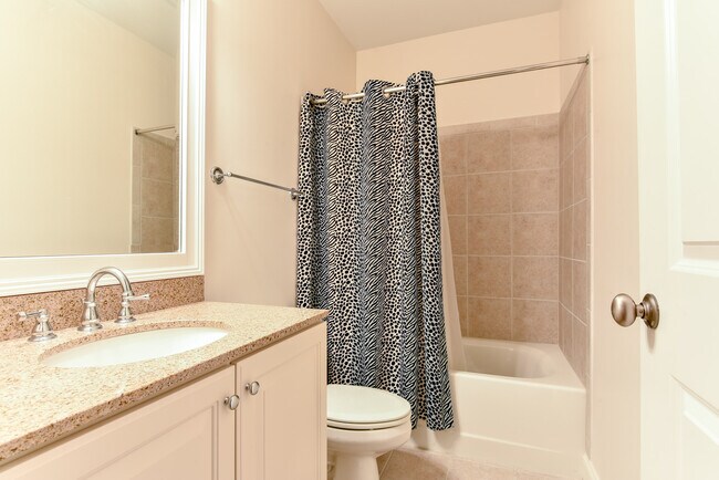 Foto del edificio - 5220 Indian Woods Dr