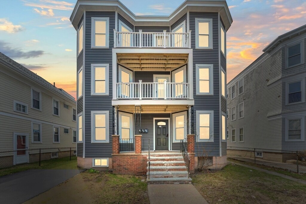 Primary Photo - 516 Washington St