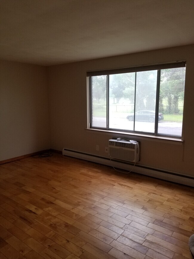 Living Room - 40 Mallory Rd