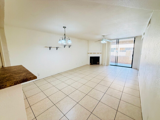 Foto del edificio - 1125 E Broadway Rd