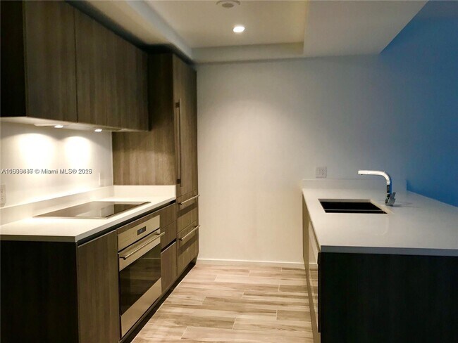 Foto del edificio - 801 S Miami Ave