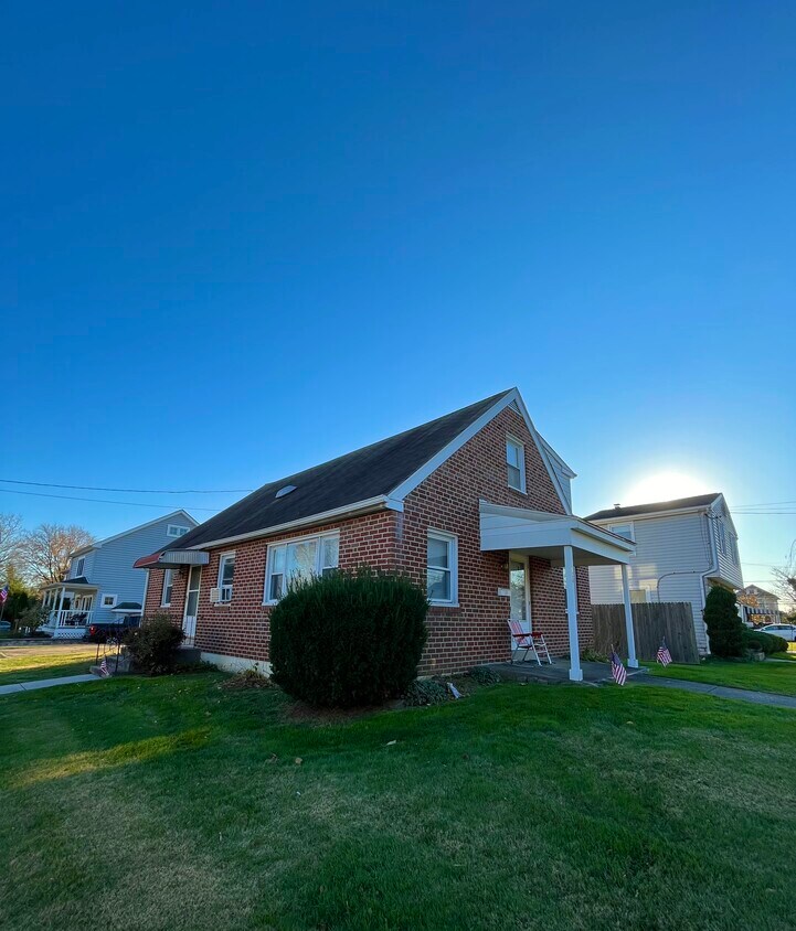 Exterior - 726 4th Ave
