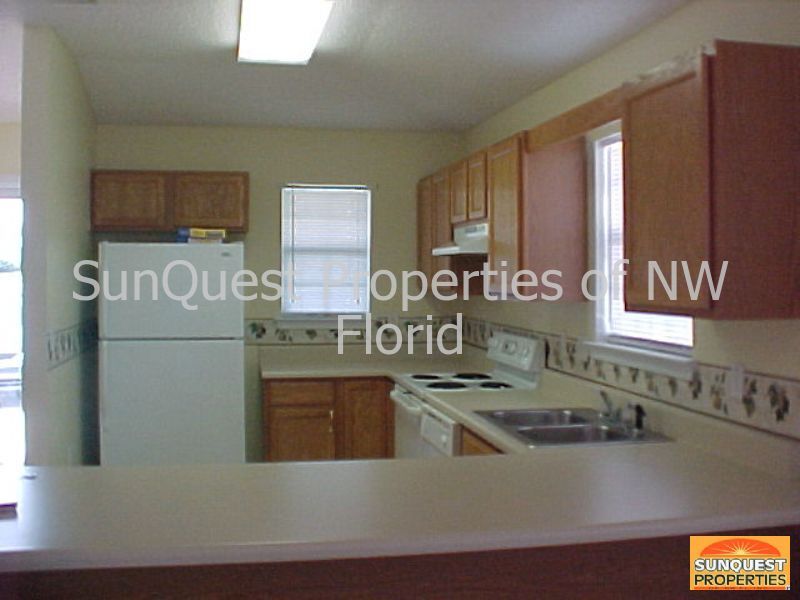 Building Photo - 806 Hanover Dr