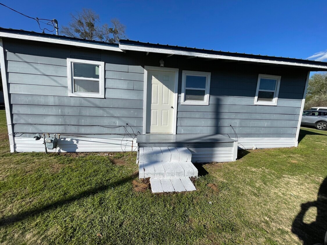 Foto principal - 355 Stepp Rd