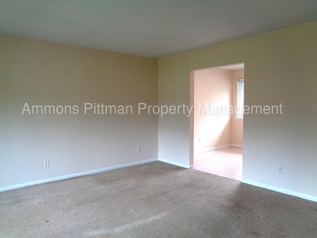 Building Photo - 3 Bedroom Townhome - Champion Ct