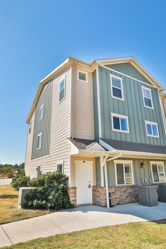 Primary Photo - 21155 Gosling Rd