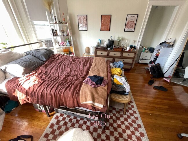 Foto del edificio - NO BROKER FEE! Available 9/1 Studio in Fen...