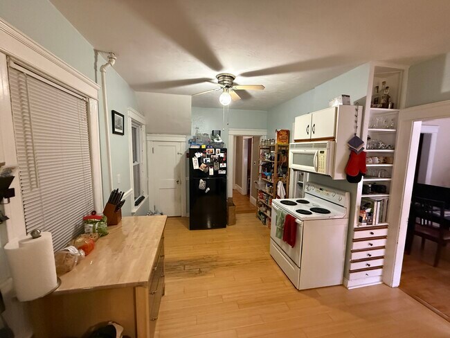 Foto del edificio - 304 Lake Ave