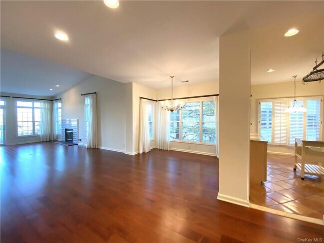Building Photo - 116 Doral Greens Dr W