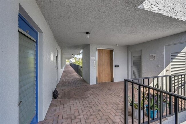 Building Photo - 14773 Cumberland Dr