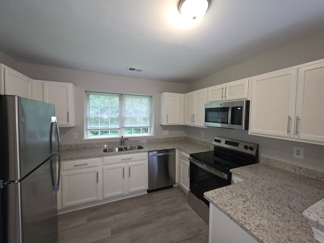 Building Photo - 235 Winding Canyon Dr