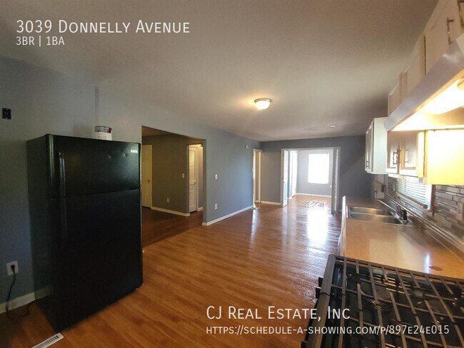 Building Photo - 3039 Donnelly Ave