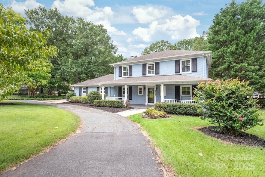 Foto principal - 3726 Providence Rd
